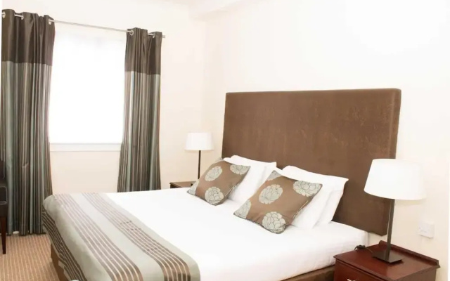 Cairn Hotel
