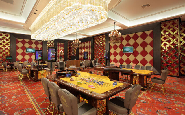 Royal Plaza Hotel and Casino