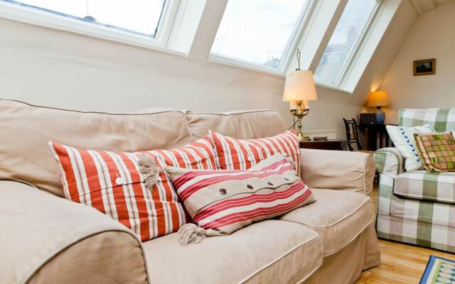 Beautiful 2 Bed home in Kensington Mews