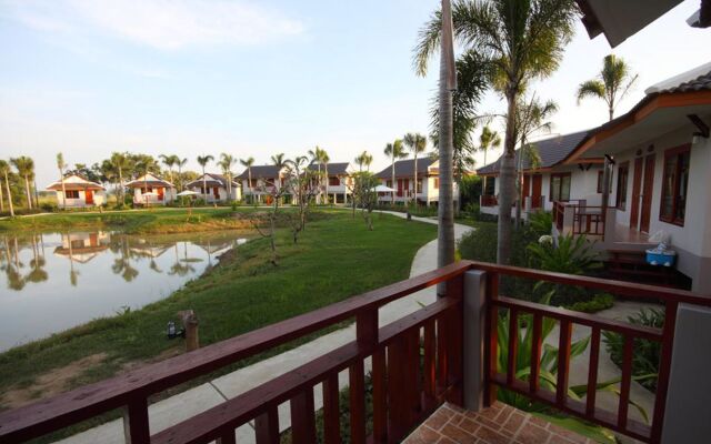 Rai Lam Poo Farm and Camping Resort