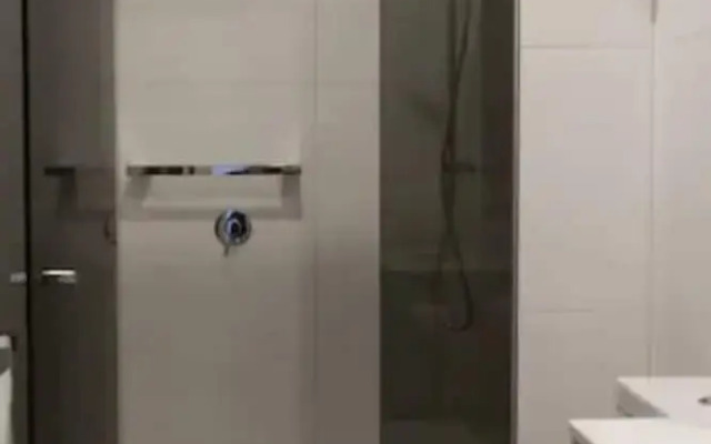 New Spacious 2 Bedroom With Gorgeous City Views