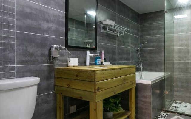 Henry's Apartment- Taikang Road