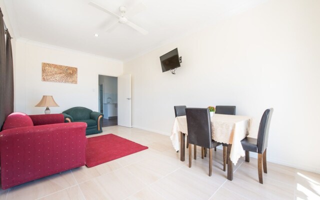 The Oasis - 6 Turnberry Drive, Links Lady Bay