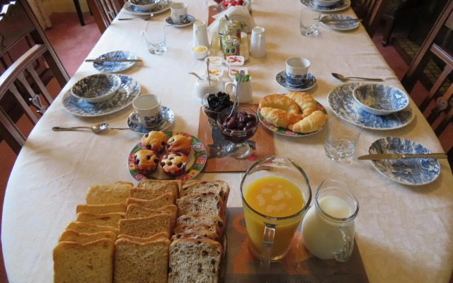 Donalea Bed And Breakfast & Riverview Apartment