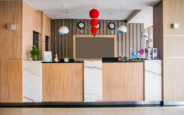 Townhouse Oak Palembang near Palembang Golf Club formerly KR Hotel
