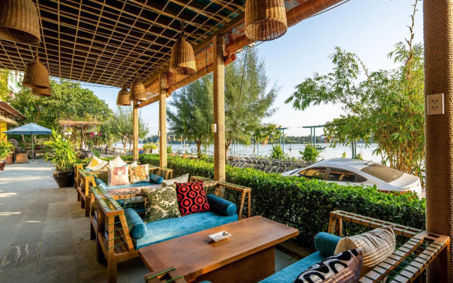 Triple Riverside Villa Hotel Hoian