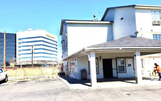 Econo Lodge San Antonio near SeaWorld - Medical Center