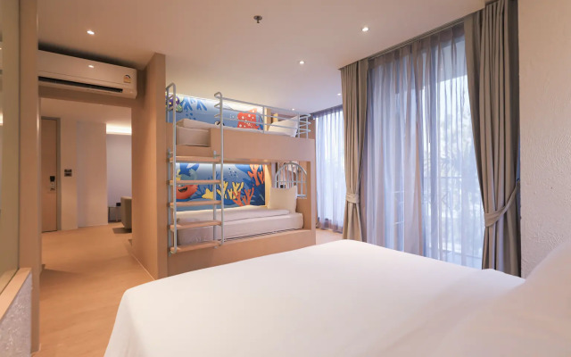 Balcony Seaside Sriracha Hotel & Serviced Apartments