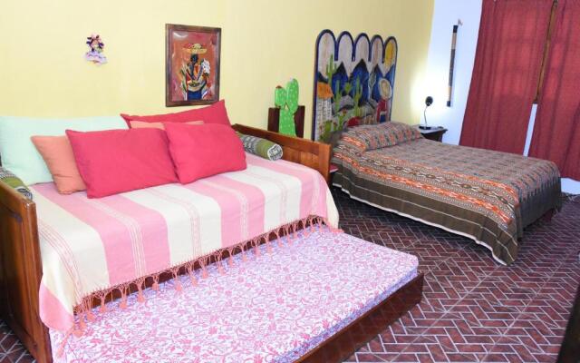 Room in B&B - Cancun Guest House 2