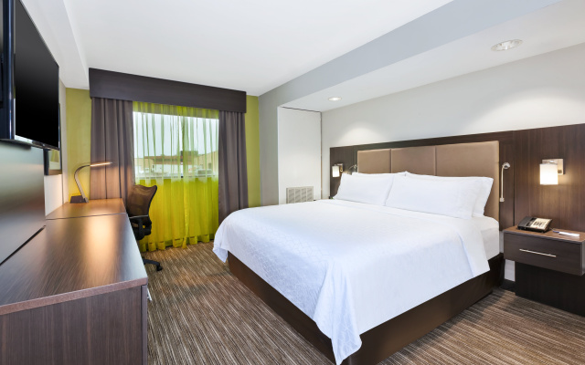 Holiday Inn Express Winnipeg Airport - Polo Park by IHG