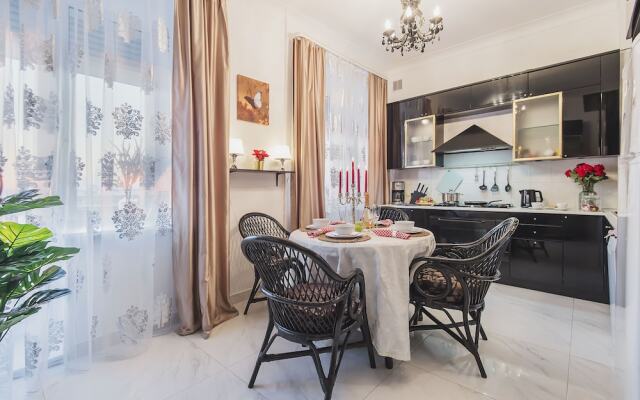 Апартаменты GM, 4 комнаты с мансардой, Тверская