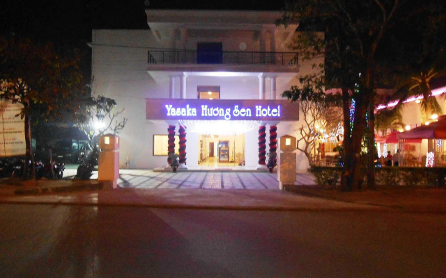 Yasaka Huong Sen Restaurant & Hotel