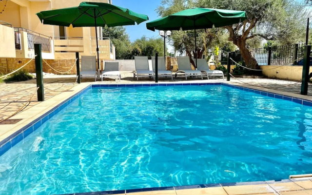New-olivaholidayhomes - Pastel Studio pool