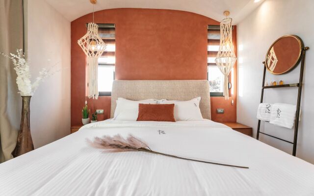 Cocooning Suites by Blue Carpet