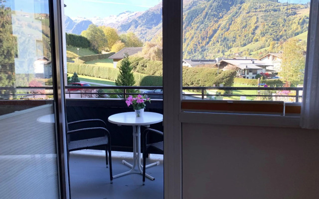 Mountain View 1-Bedroom Apartment-Top 1