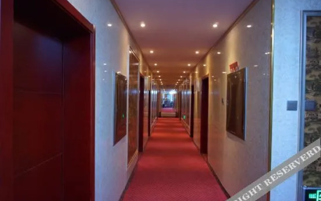 Thank Inn (Tongliao Mingren Street)