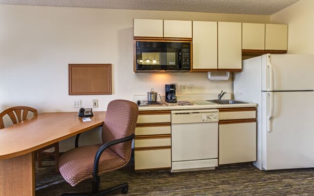 Candlewood Suites Lake Mary, an IHG Hotel