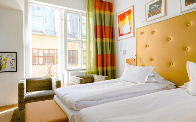 Avalon Hotel