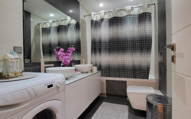 Cozy apartment in front of the park