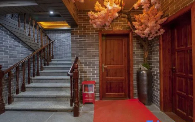 Remote Mountain Hotel Lianzhou