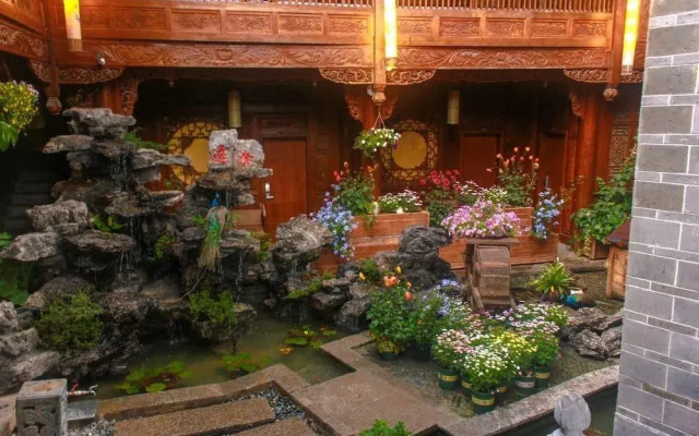 Floral Hotel Lijiang Yishe