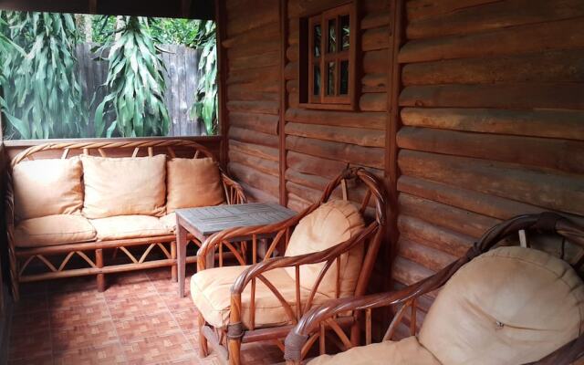 Hotel Cabanas La Teca