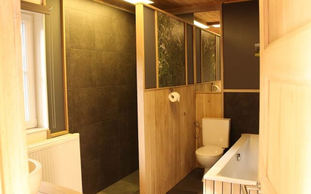 Luxurious Holiday Home in Heyd Durbuy with Sauna And Pool