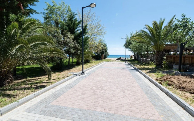 Tommy Seafront No 4 by Rentalspro - Nea Flogita