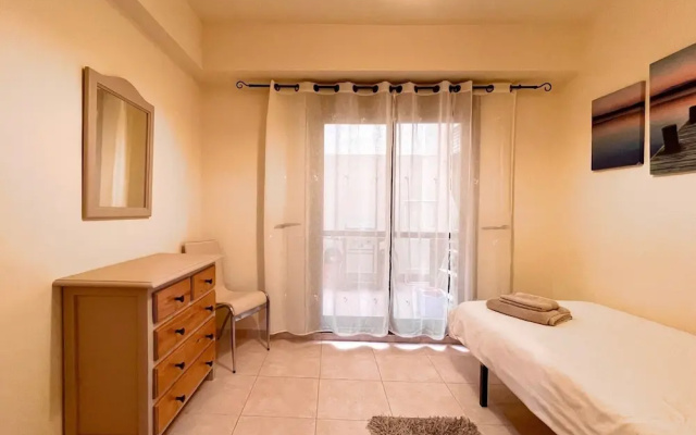 Apartment Near Beach With Pools and hot tub