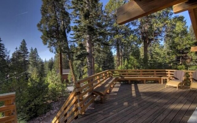 Tash Luxury Vacation Rental by RedAwning