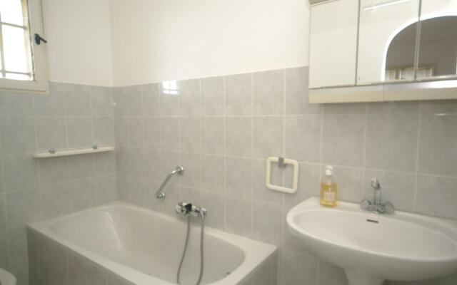 Lush Holiday Home in Draguignan With Private Garden