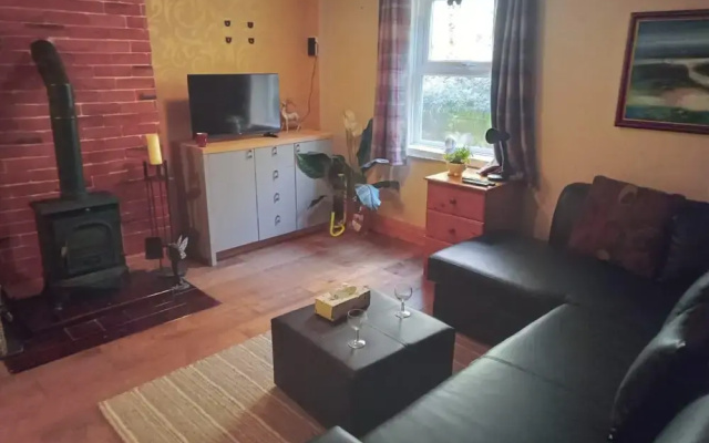 Llandovery - Cottage - Sleeps4 - Parking Secure Lock up for Bikes