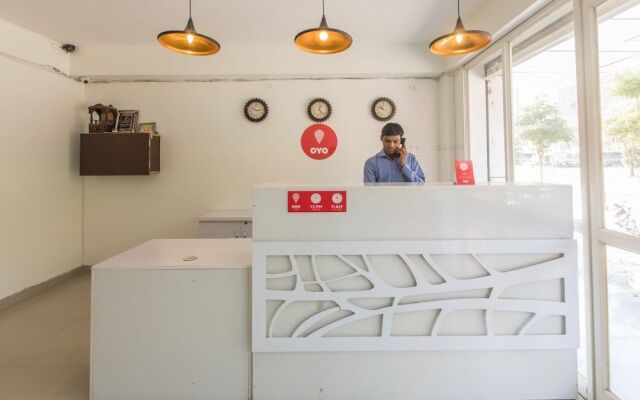 OYO 10219 Hotel Ten Eleven