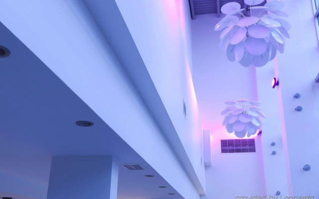 Delta Hotels by Marriott Milwaukee Northwest