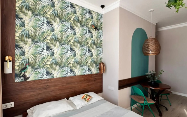 Тропики в Толе Би