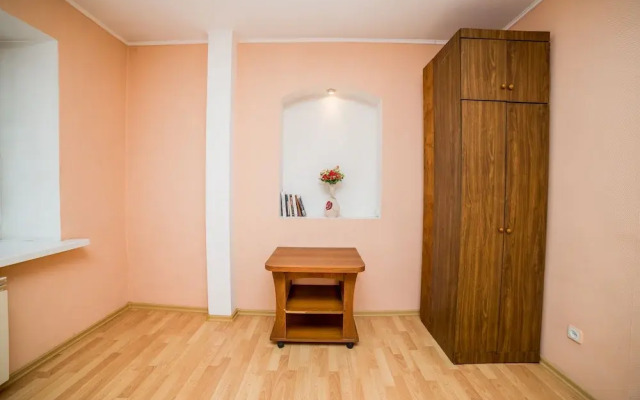 Apartment on Fastovskaya St. 14