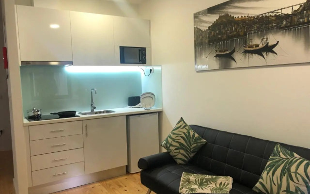 TMB (Train / Metro& Bus ) Oporto Station House