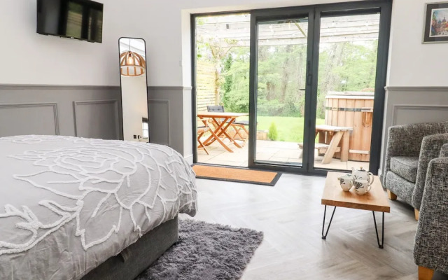 The Snug at Pickelden Farmhouse