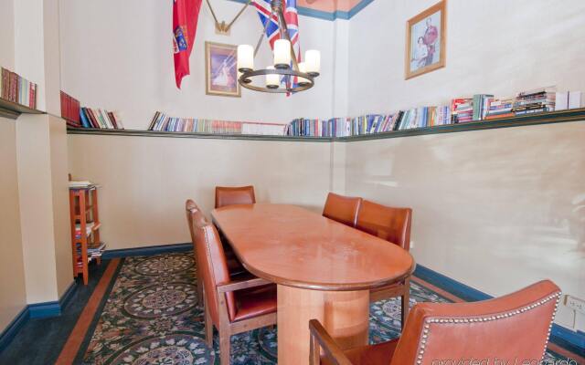 Budget Inn Patricia Hotel