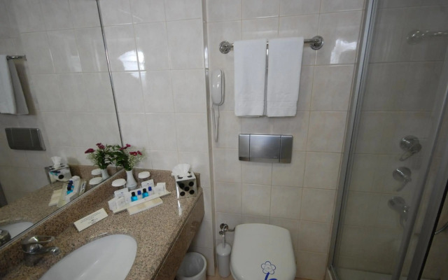 Class Hotel