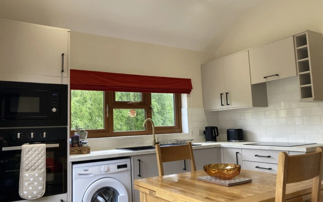 1 Bedroomed Detached Holiday Retreat Pant