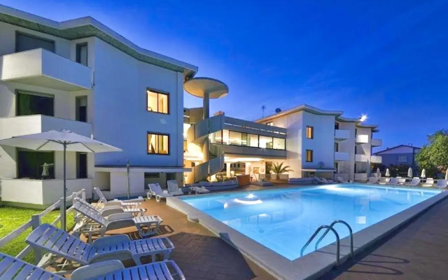 Residence with pool in Marina di Cecina