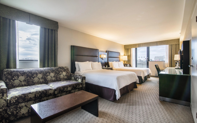 Holiday Inn Vancouver Centre by IHG