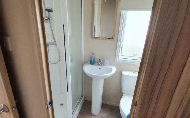 St Osyth- Sleeps8-freeparking-wifi-holidaypark