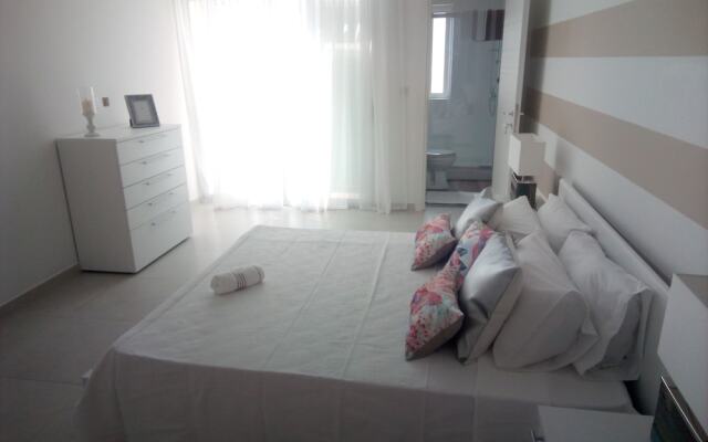 The Edge Apartment
