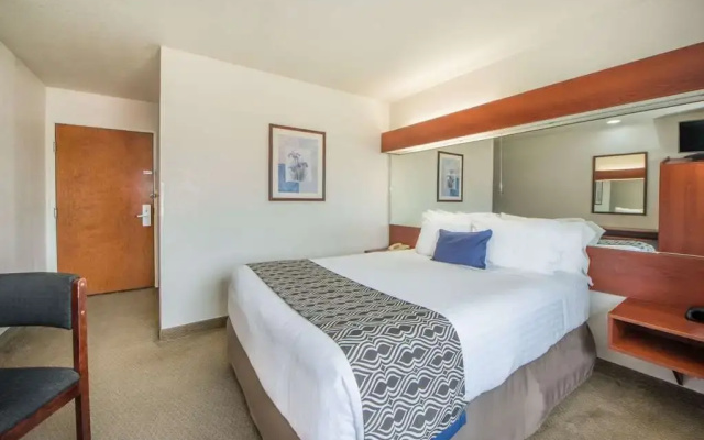 Microtel Inn & Suites By Wyndham Miami