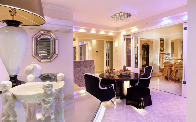 Royal Riviera Residence