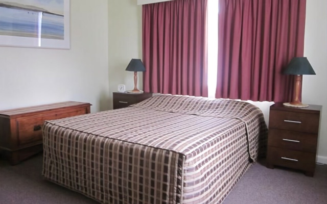 Lakes Waterfront Motel & Holiday Cottages – Guest Rooms – Lakes Entrance