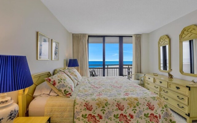 Modern 11th Floor Beachfront Condo With Views/pool