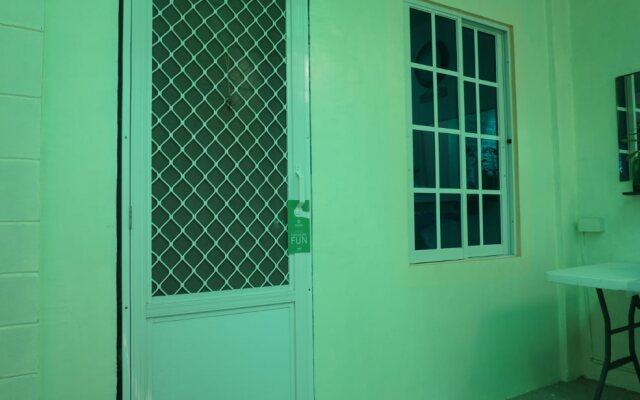 Good Hearts Inn by the Sea by Cocotel